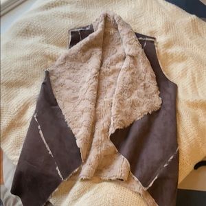 Double zero Sherpa lined vest